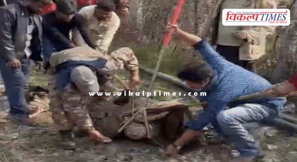 A 10-foot crocodile entered the village of kanwas in kota