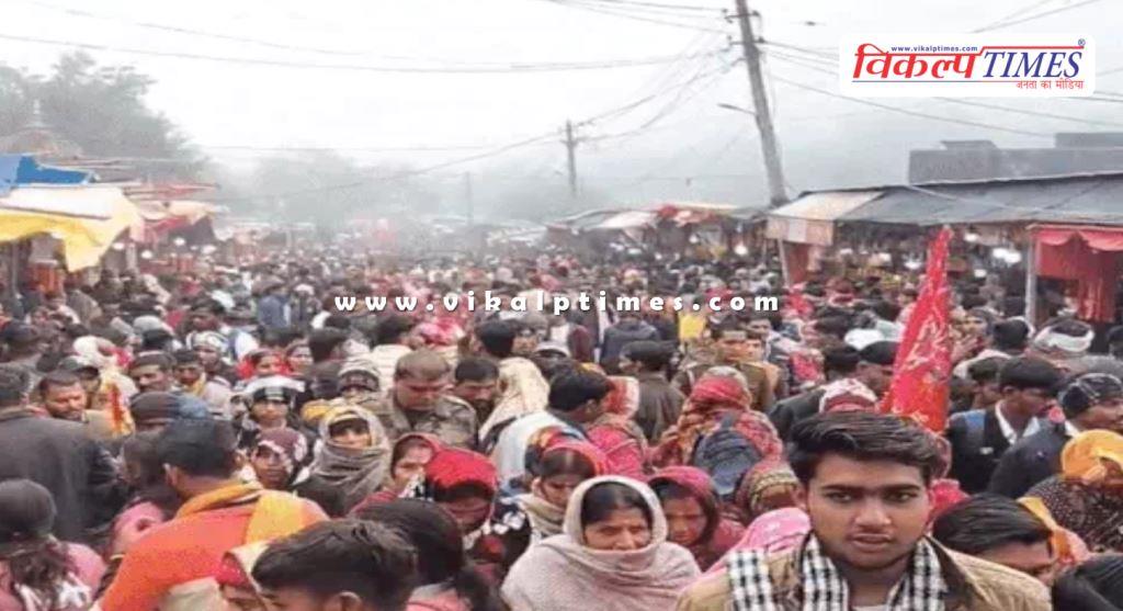 Amid the cold wave, the hills resounded with chants of Chauth Mata
