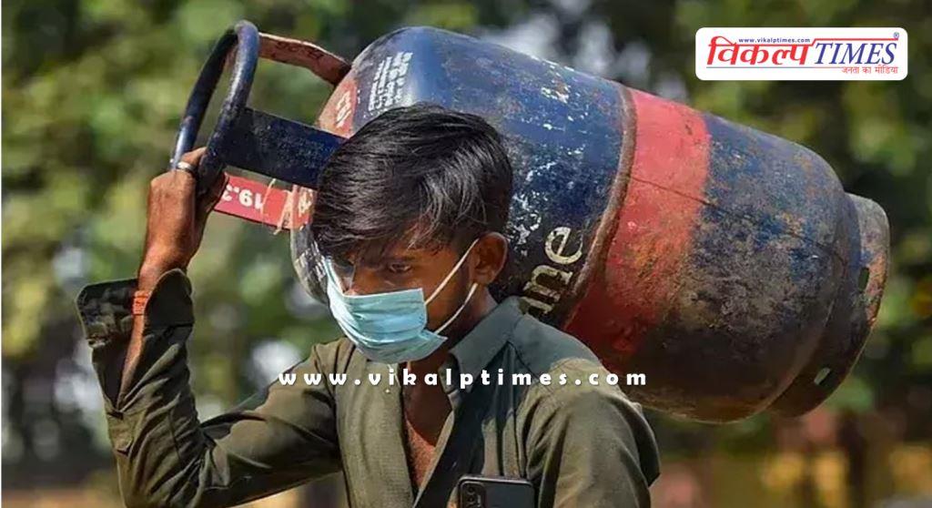 Big shock on the first day of the new year, LPG cylinder becomes costlier by Rs 111