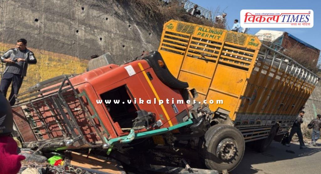 Truck falls 20 feet from Jaipur Expressway