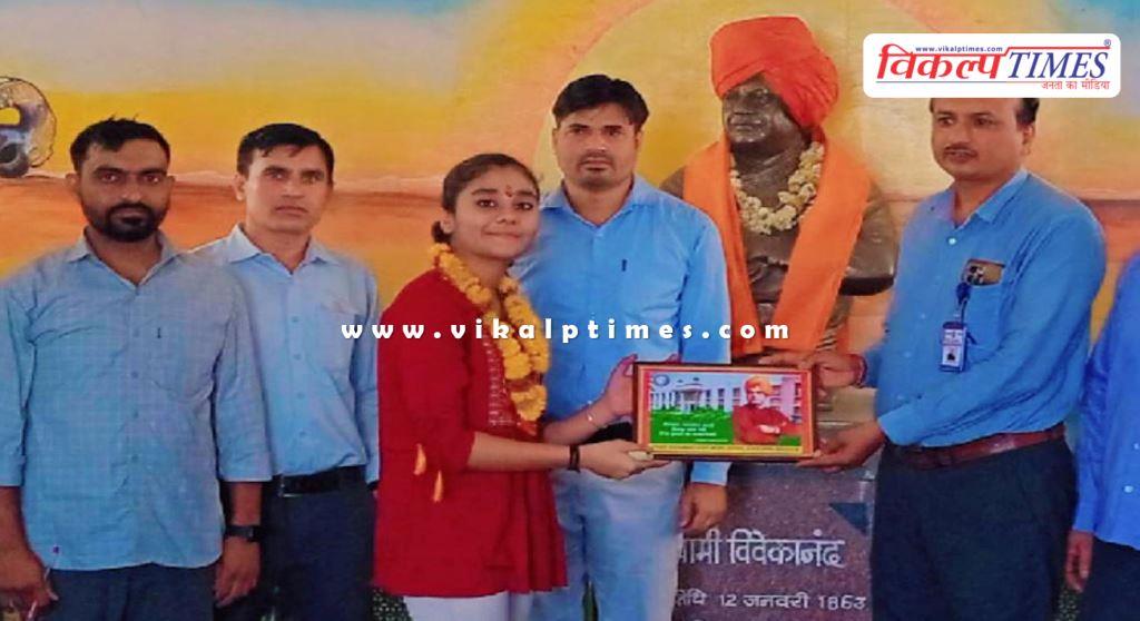 Government school girl becomes district topper in CBSE Class 12 Science stream in sawai madhopur
