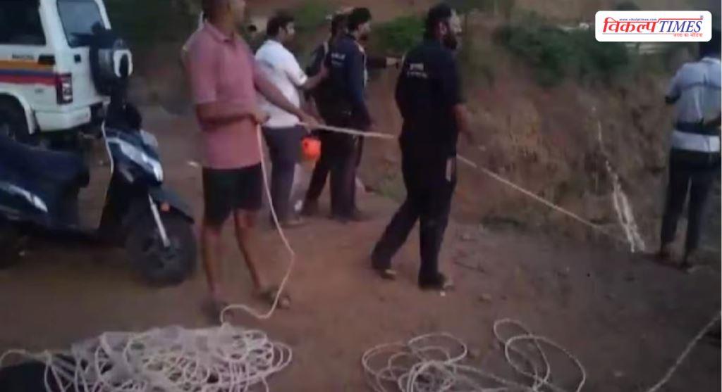 Horrific accident in Mahabaleshwar, Scorpio falls into 800 feet deep gorge