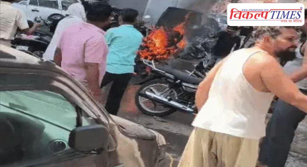 father-hospital-youth-bike-burn-parking-protest-delhi